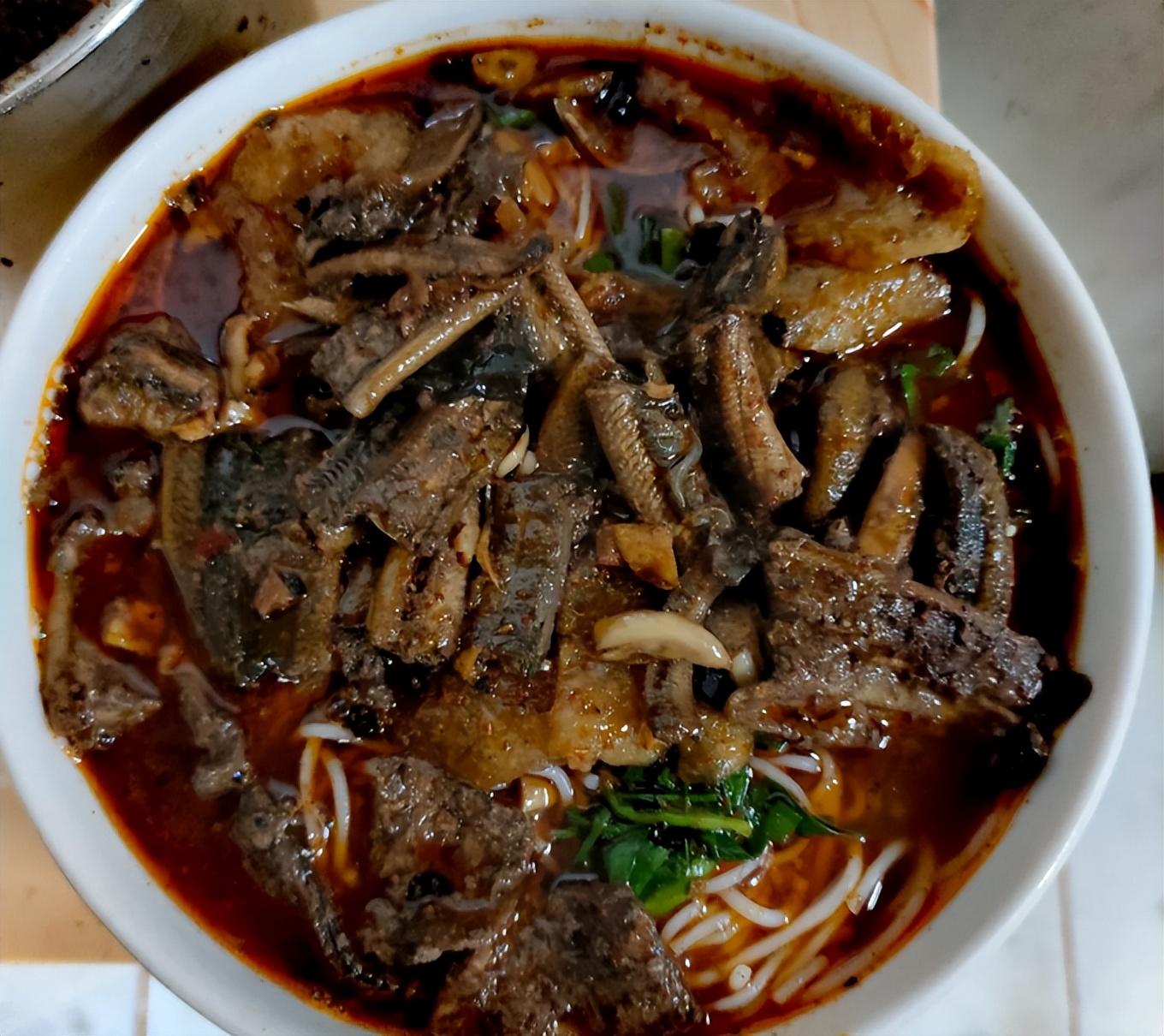 云南著名的16碗米线最后一种公认的难吃你吃过哪几碗