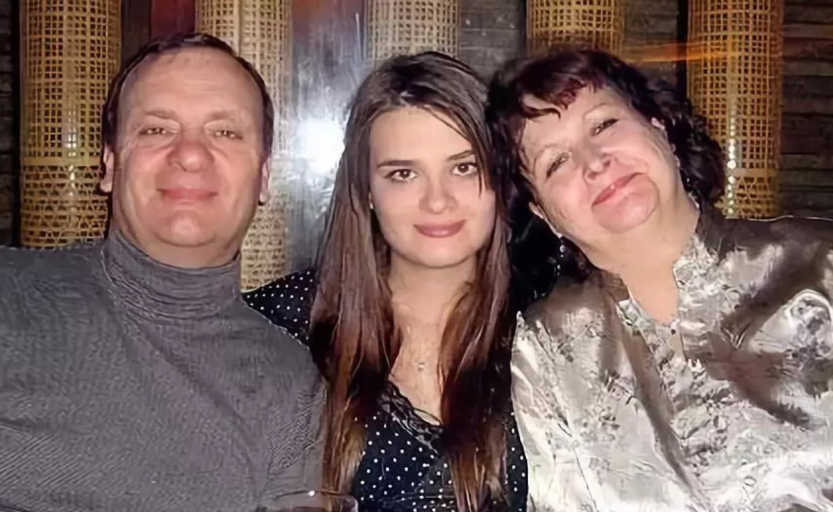 2007年英国美女在日本遇害凶手因太帅而走红出书赚1100万日元