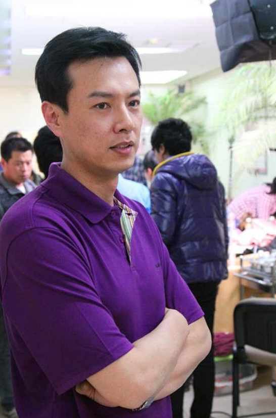 回顾朱铁娶普通女老师如今过得怎么样了