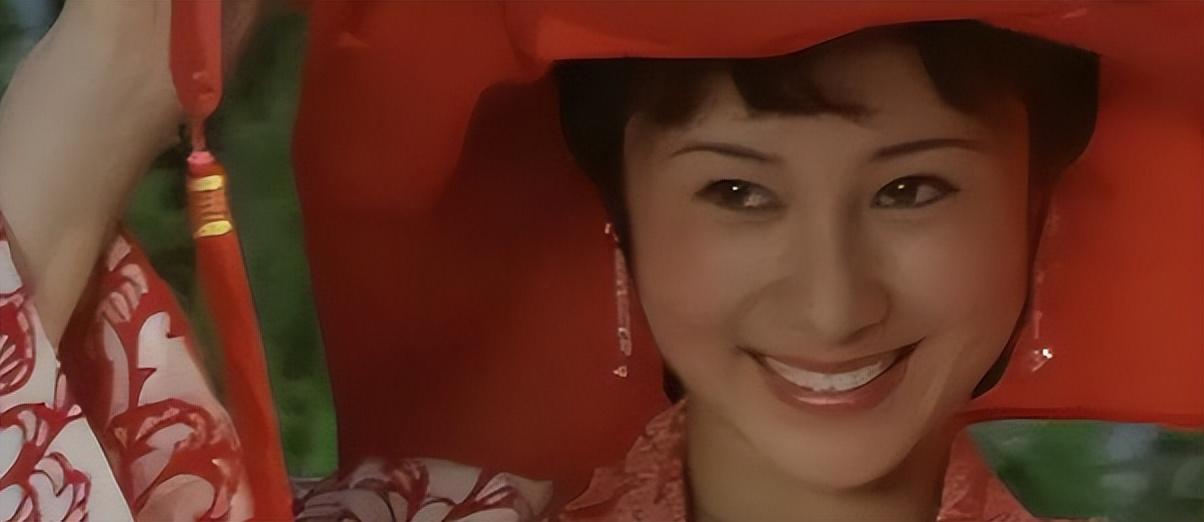 演员丁岚一辈子不愁吃喝为何59岁仍孤身一人