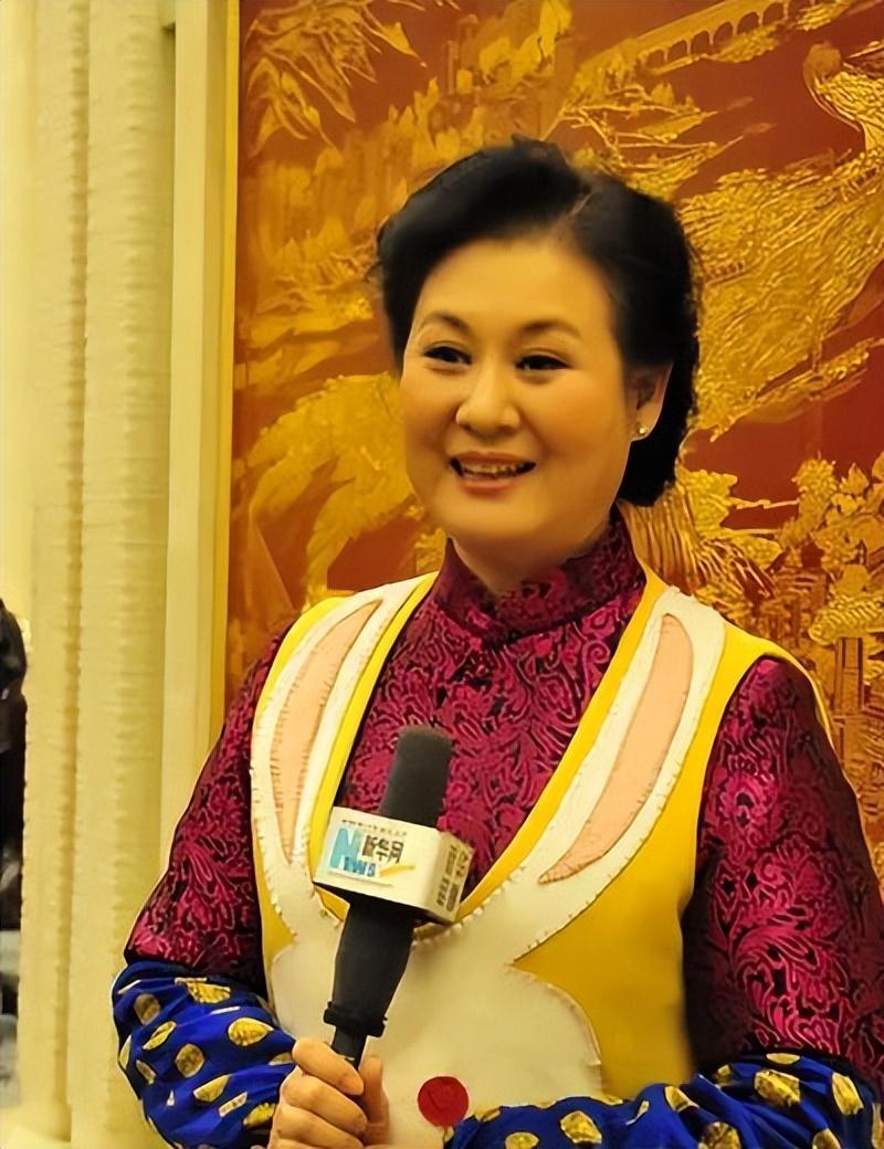 著名演员黄晓娟丧父丧母亲弟病逝如今儿子李赫是她最大骄傲