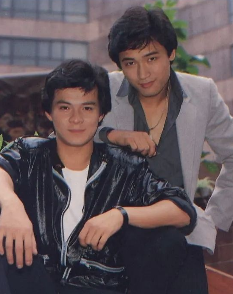 当时和他一起来到训练班学习的,还有苗侨伟,吴丽珠,姚凤丝等后来同样