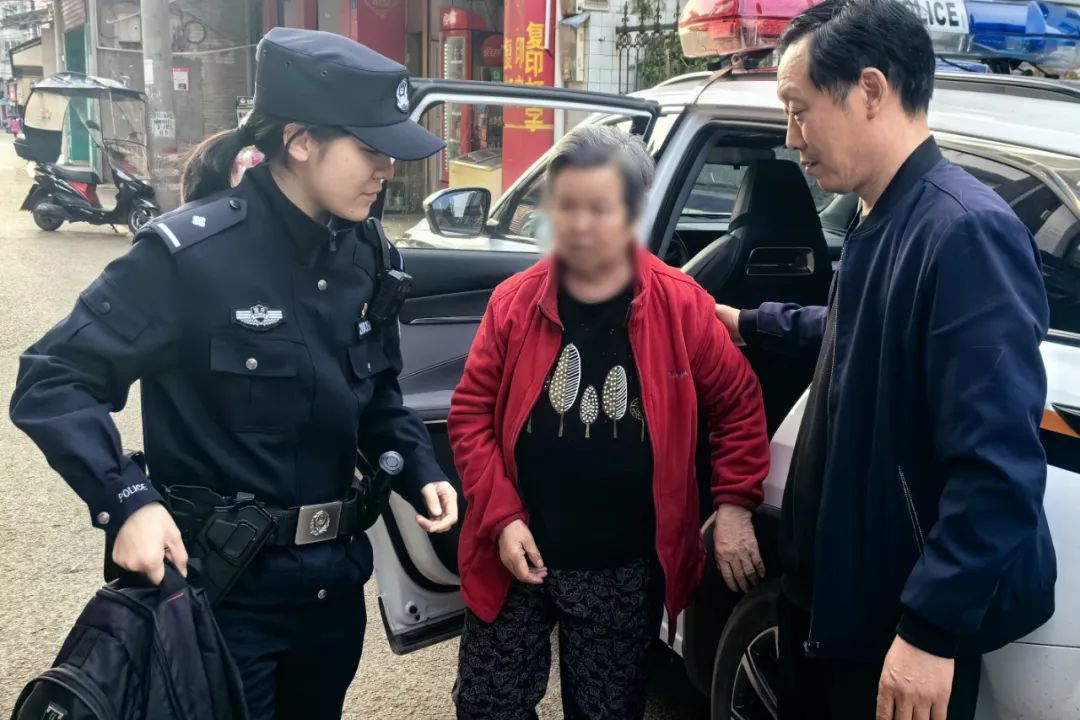 潼南黑警察图片