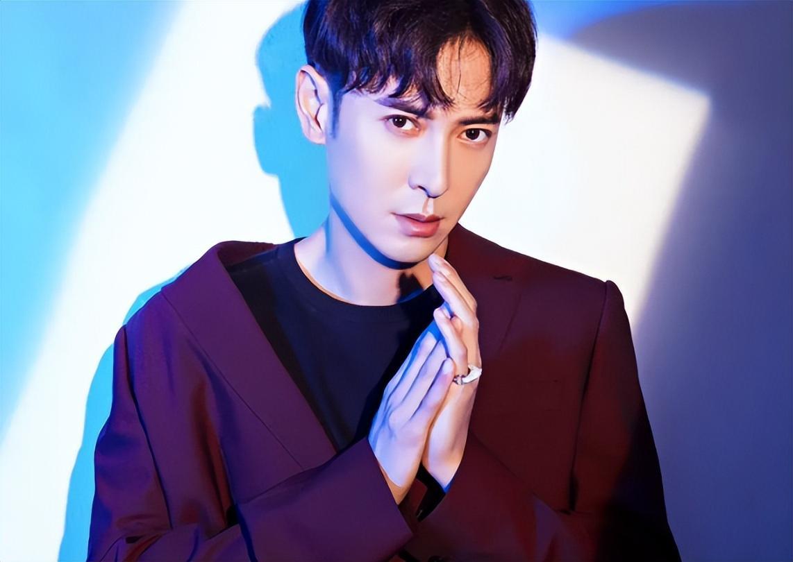 韩栋靠颜值进圈靠努力成著名演员娶经纪人当老婆婚姻幸福