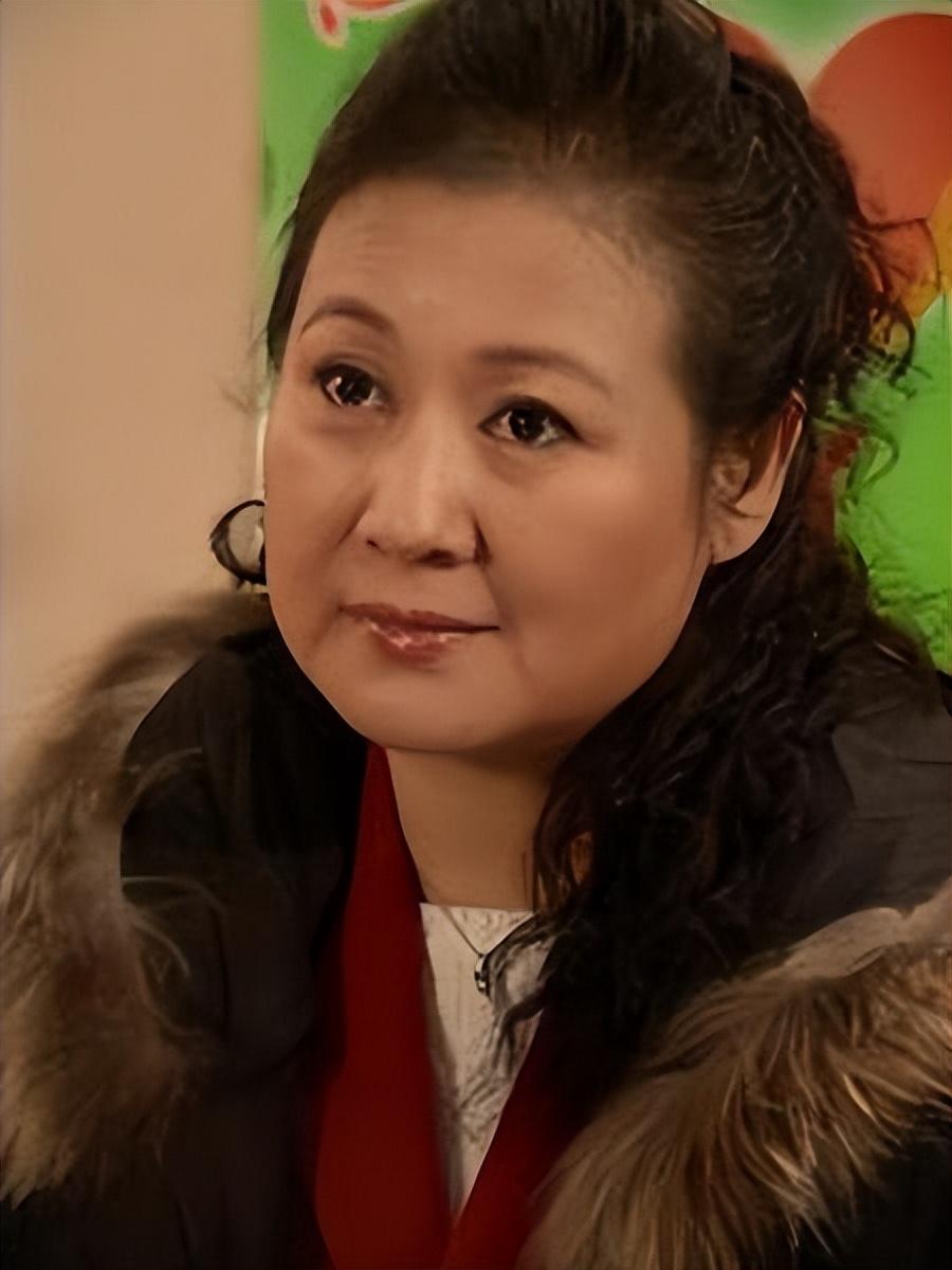 著名演员黄晓娟丧父丧母亲弟病逝如今儿子李赫是她最大骄傲