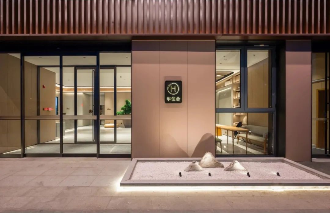 华住旗下全季酒店华住收购的桔子酒店,更是主打设计师精品酒店.