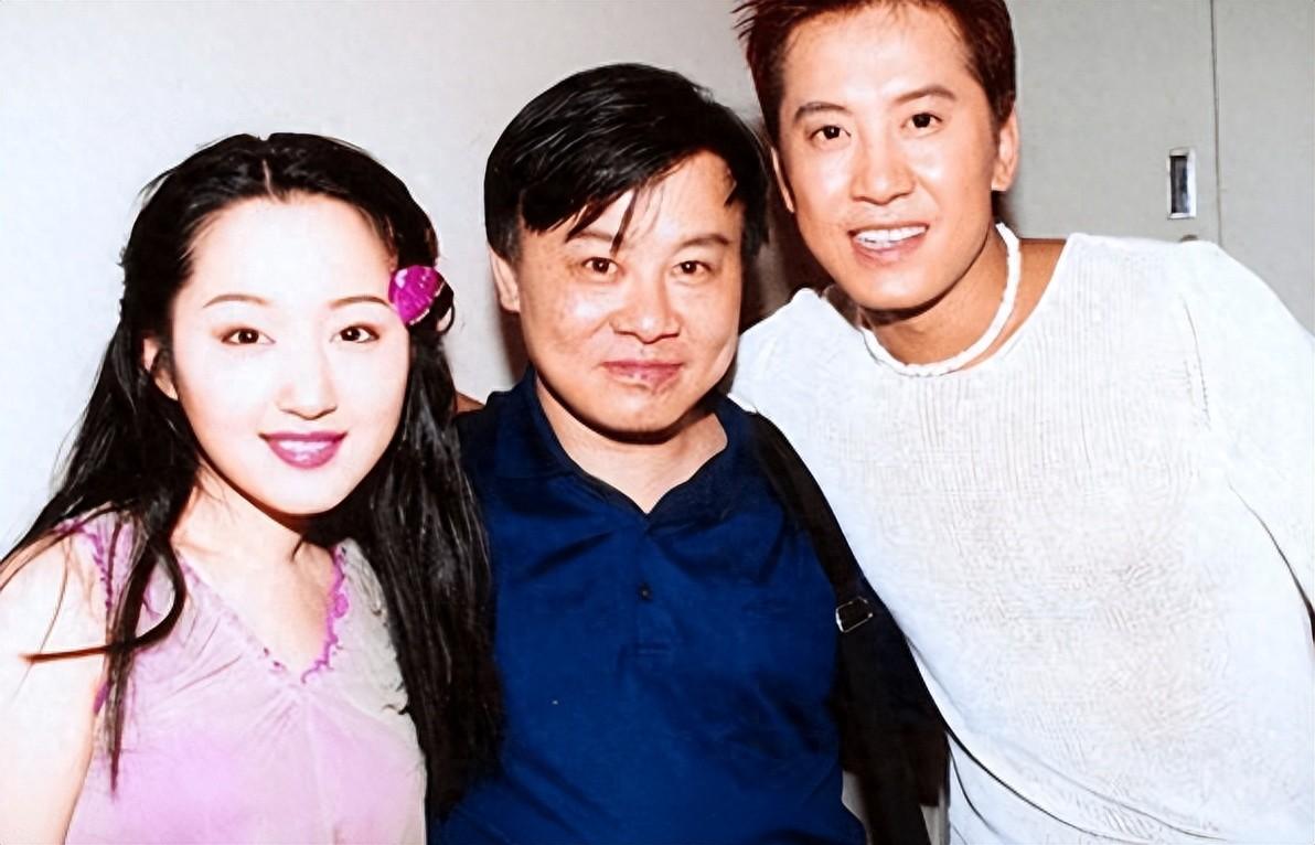 分手26年赖文峰出狱后结婚娇妻相伴杨钰莹的选择令人心疼