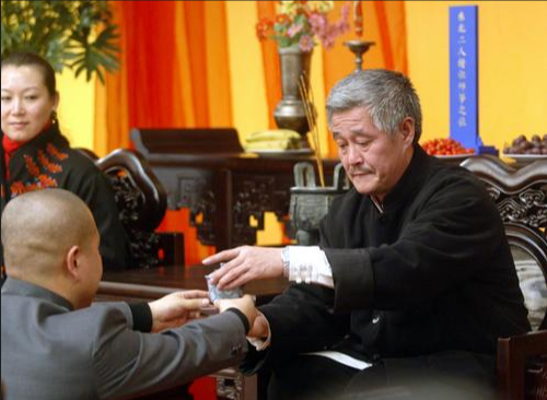 回顾赵本山过气徒弟现状车祸失忆无戏可拍出狱后做网红