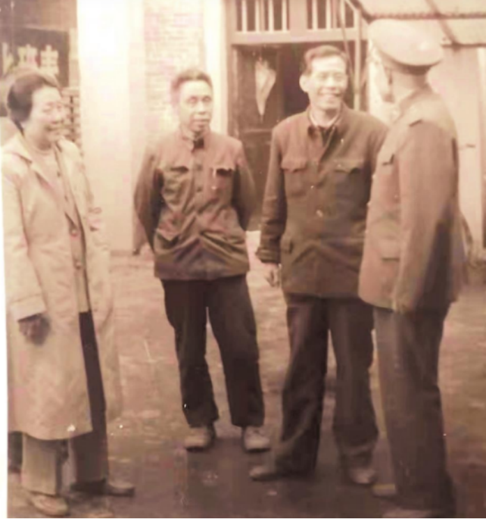 49年吴信泉回乡探亲得知父母已去世失声痛哭子欲养而亲不待