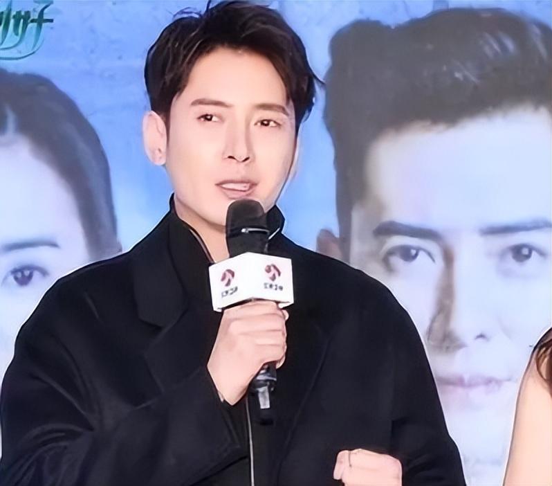 韩栋靠颜值进圈靠努力成著名演员娶经纪人当老婆婚姻幸福