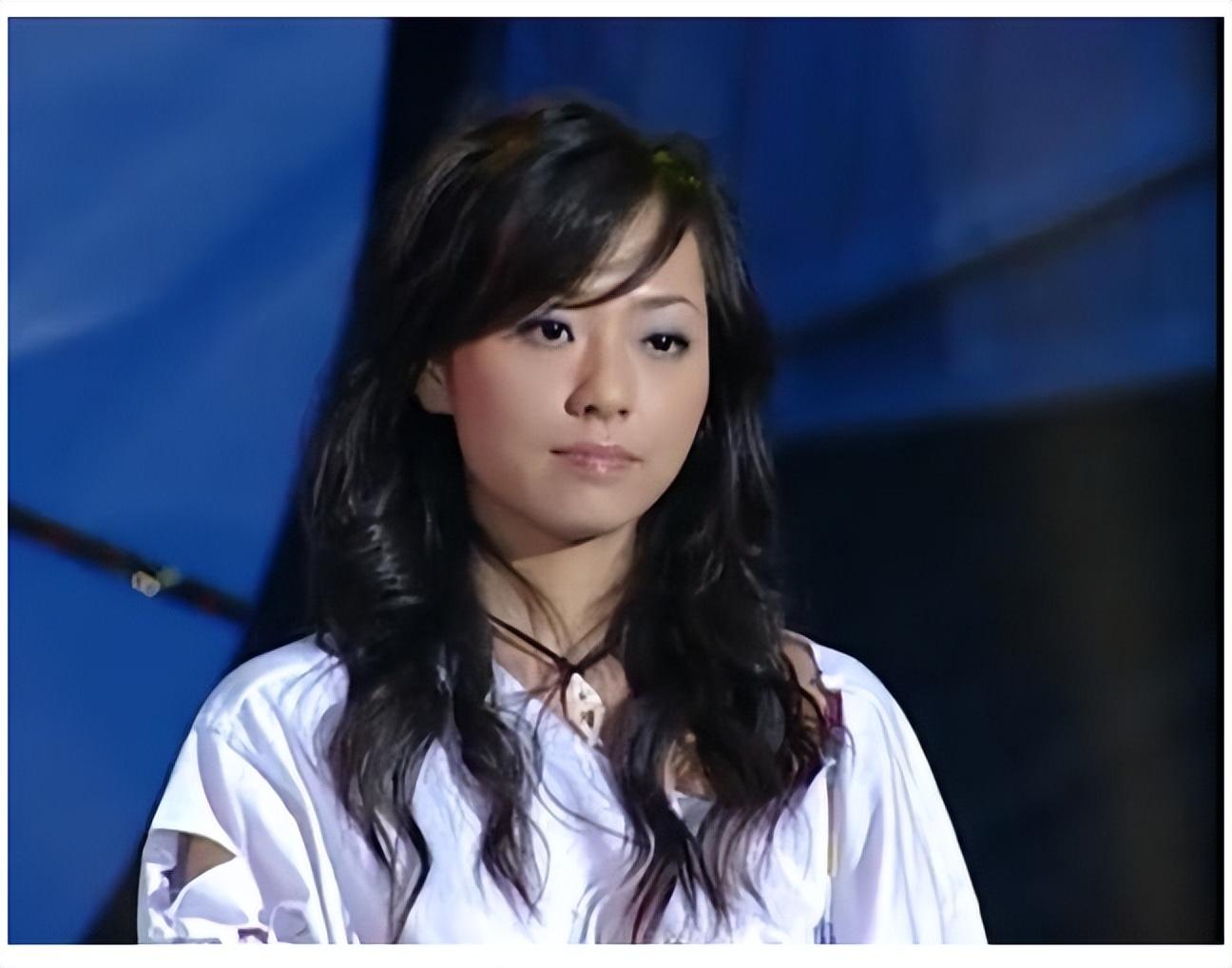 张靓颖被骗财骗色15年为其打乳钉最后支付了6个亿的分手费