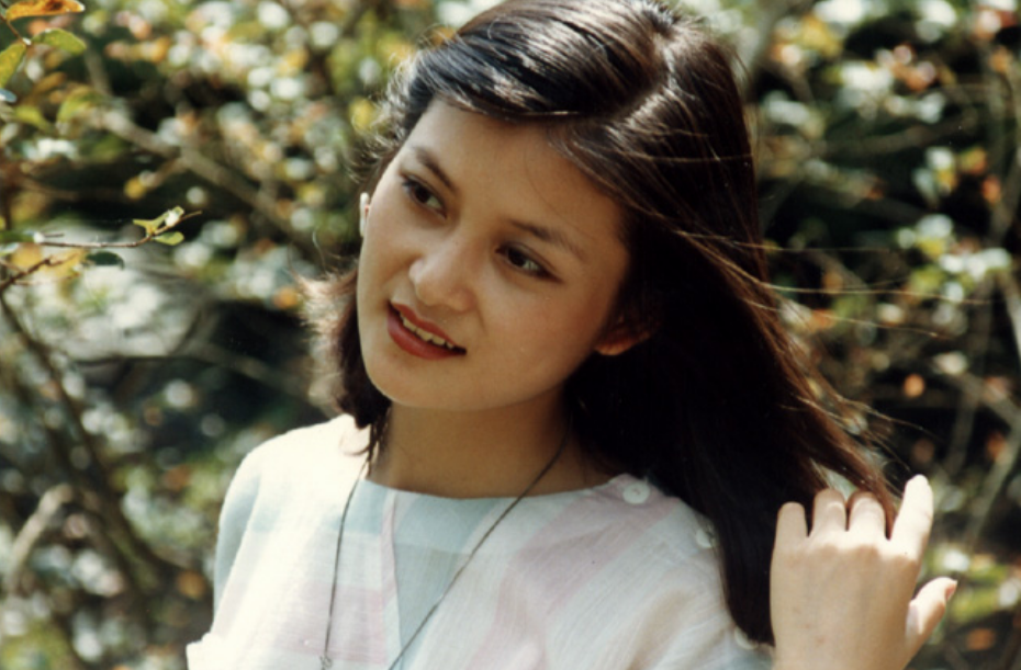 回顾朱晓琳走红背后有艰辛15岁爆红21岁隐退53岁仍未婚