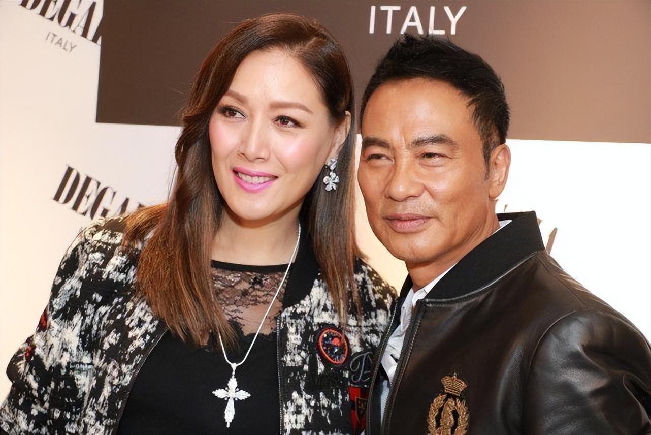 回顾任达华出道43年零绯闻曾为爱坚持丁克50岁得女时泪流满面