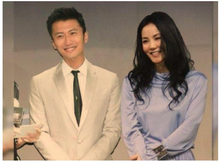 和王菲谈恋爱是什么感受梁龙不是一个世界人她永远看不见你