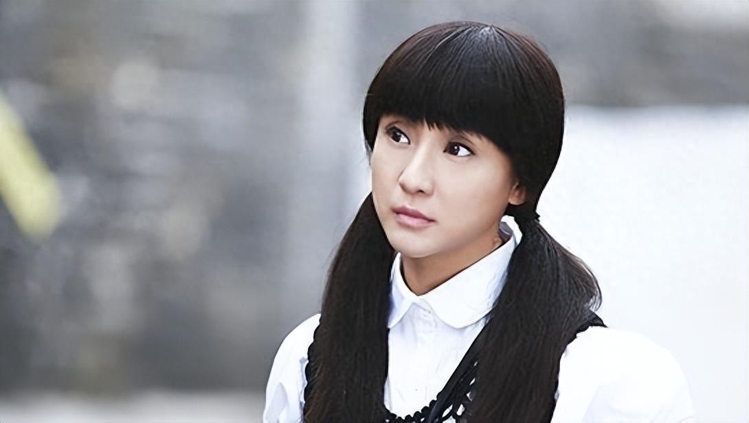 回顾演员孔琳54岁仍未婚如今过得怎么样了