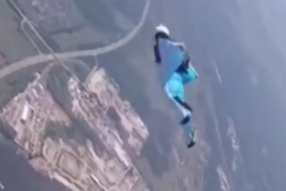 2020年大四女生刘安在天门山翼装飞行时遇难极限运动值得吗