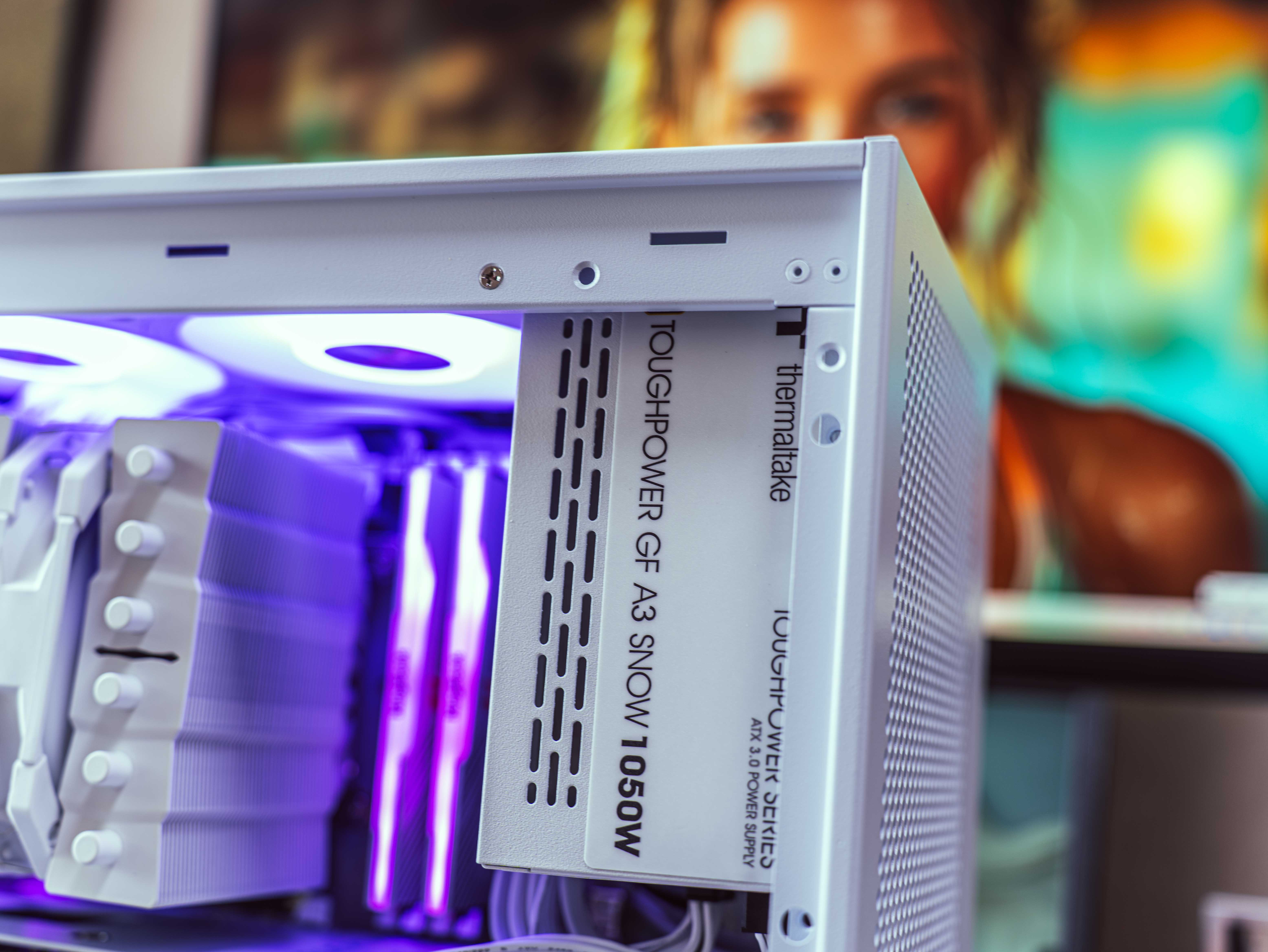 不到19l的小钢炮颜值性能双拿捏14700kfb760冰雕4070ti装机