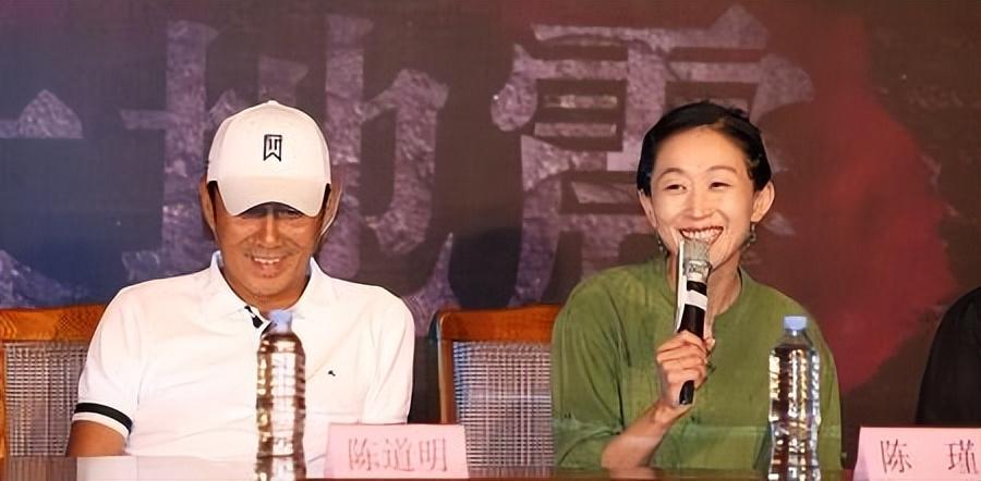 回顾陈瑾曾与亲哥哥相约不婚不育20年拒吃主食如今过得怎样