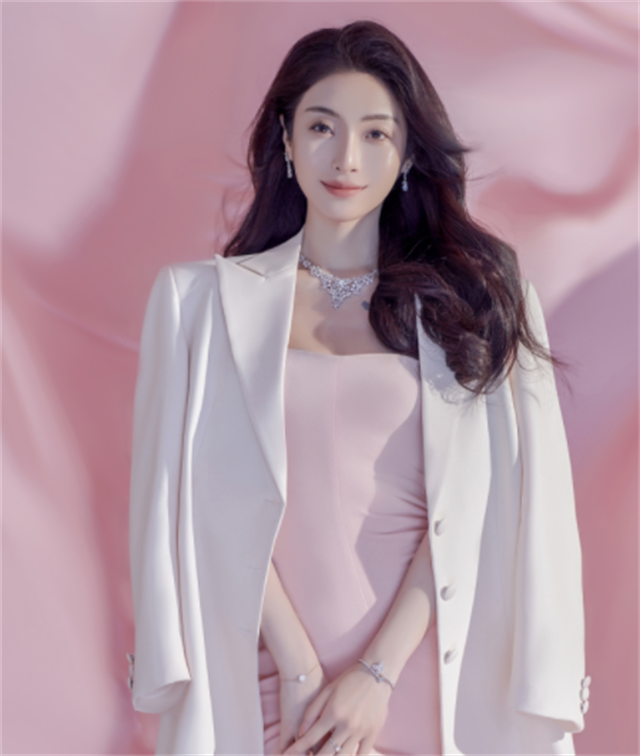 山东女孩李雪珂:34岁白富美,未婚生三胞胎,却称不需要男人