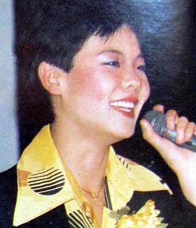 歌手谢津唱红说唱脸谱曾与那英毛阿敏齐名27岁坠楼身亡