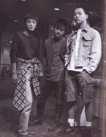 回顾王菲的前夫窦唯过气后省吃俭用给两个女儿一人一套房