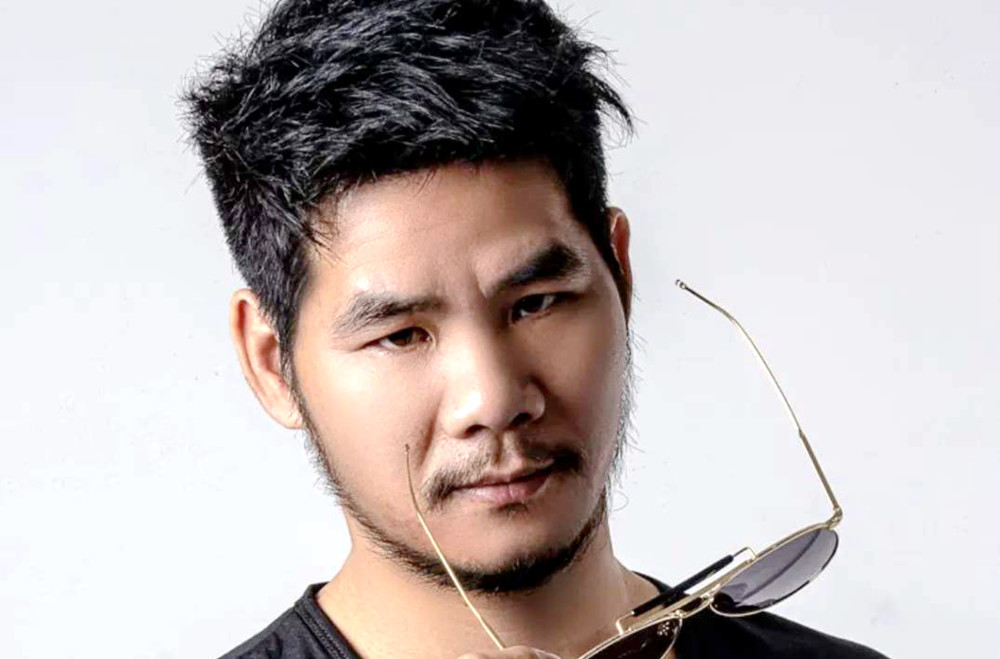 次年10月,天刚破晓,周立齐带着团队来到居民区,顺走了一辆雅马哈牌