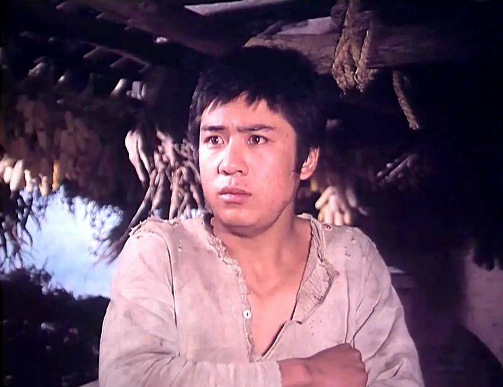 回顾演员张潮二婚娶小20岁娇妻62岁老来得女大女儿是他的骄傲