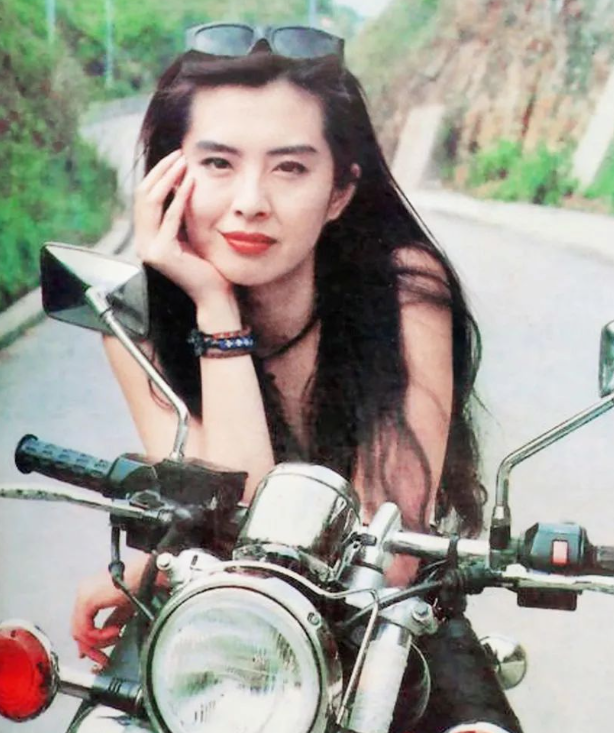 回顾曾经的梦中情人如今为何57岁仍然孤身一人