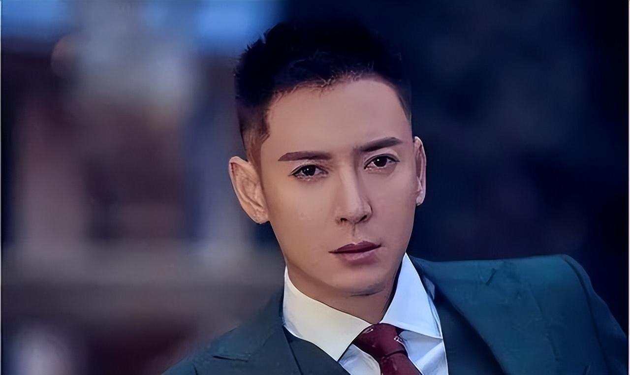 韩栋靠颜值进圈靠努力成著名演员娶经纪人当老婆婚姻幸福