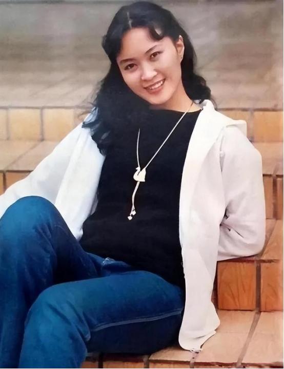 班花方舒60岁照片曝光满脸沧桑判若两人失败婚姻是她一生的痛