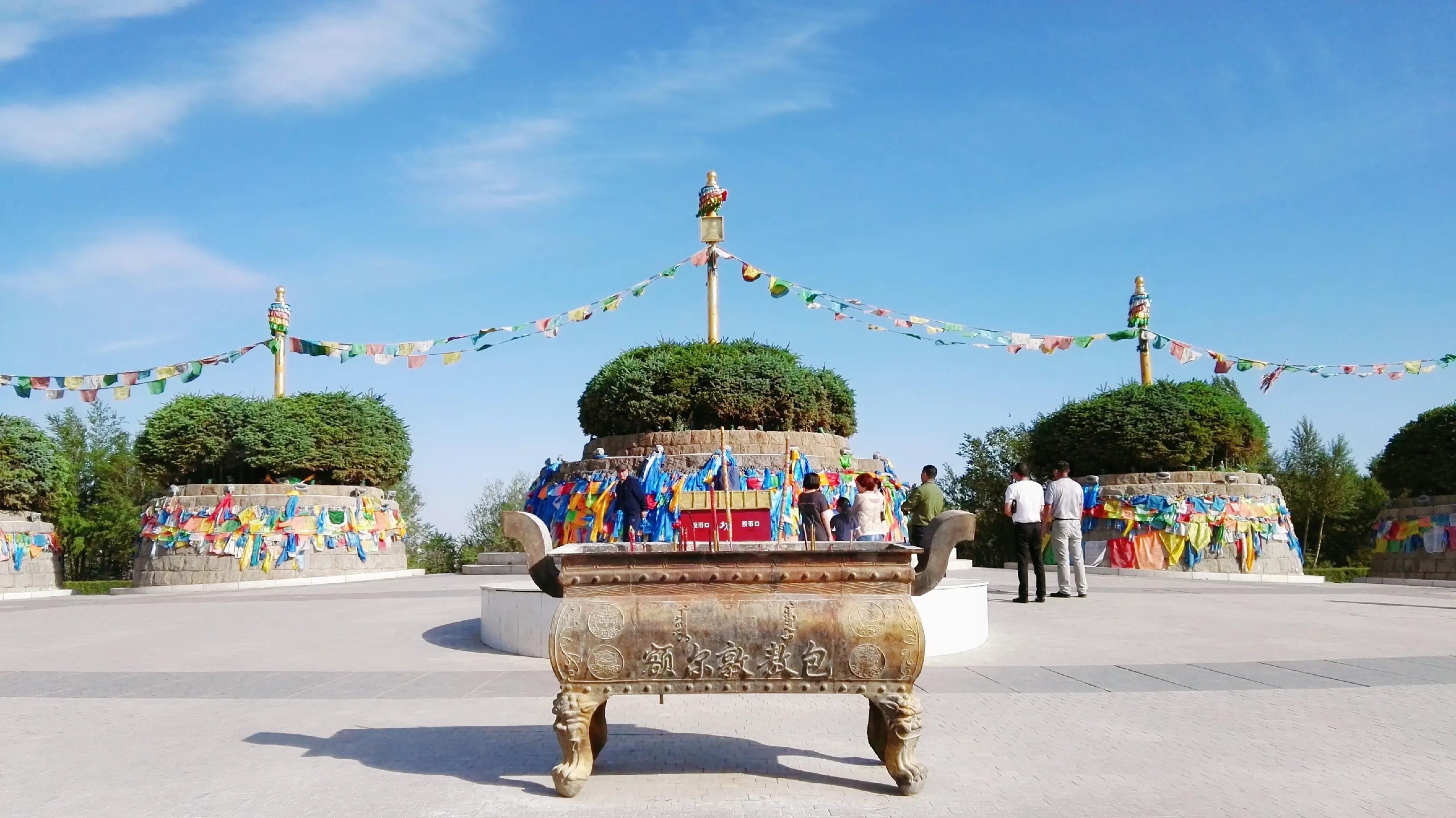 额尔敦敖包额尔敦敖包公园简介敖包,历来被北方游牧民族看成是护神