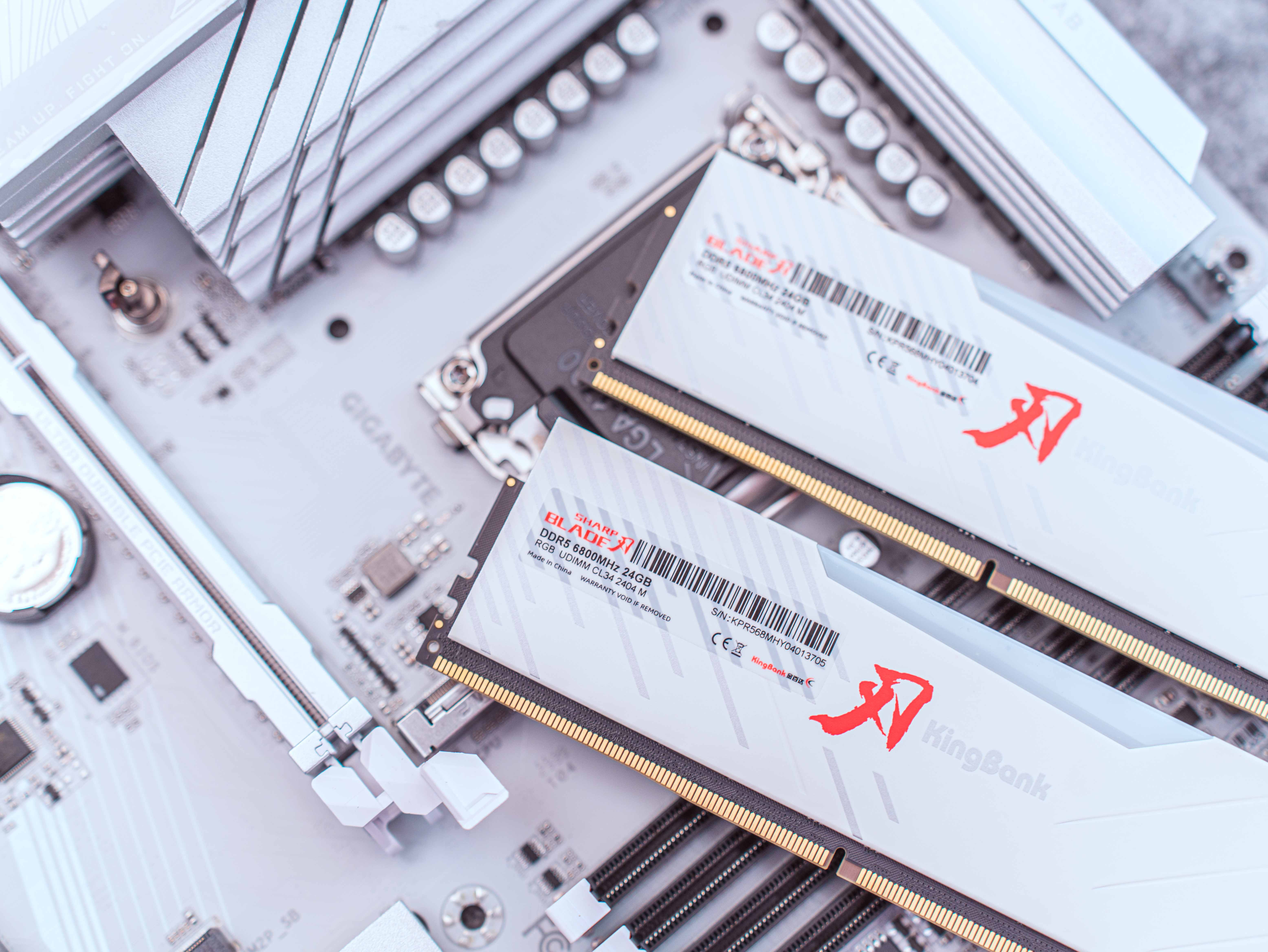 不到19l的小钢炮颜值性能双拿捏14700kfb760冰雕4070ti装机