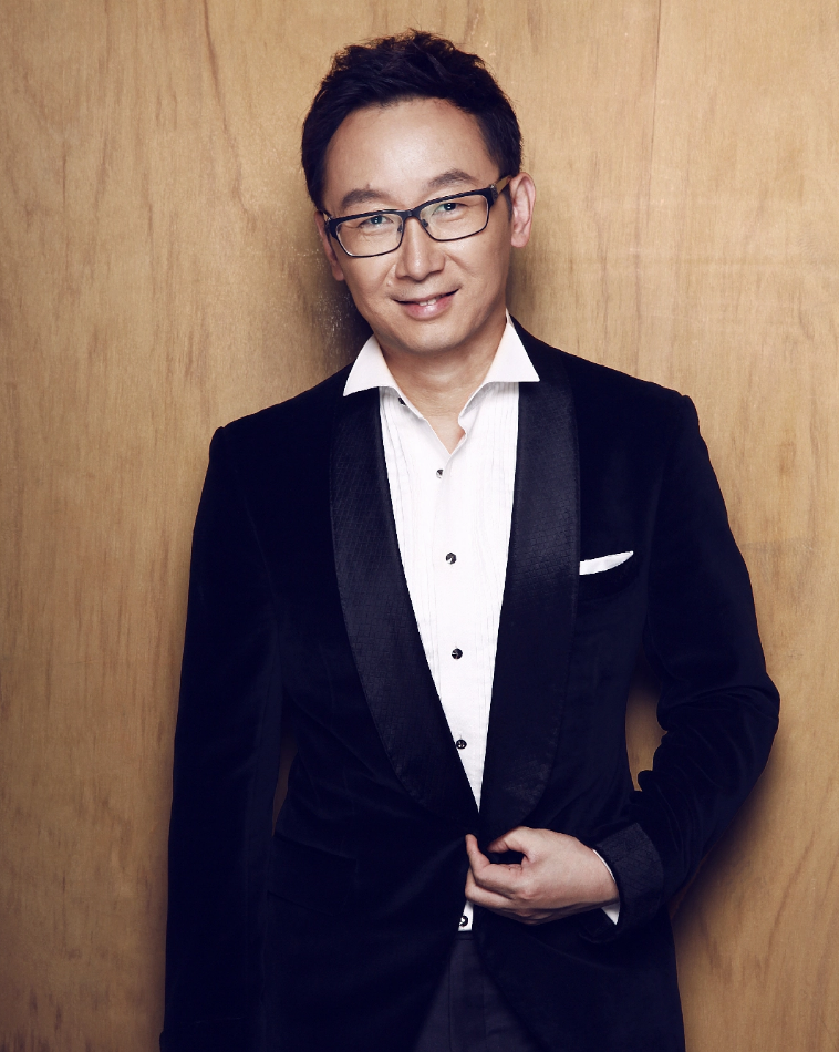 回顾央视主持人胡蝶嫁大12岁导演陆川婚后独自产检长期分居