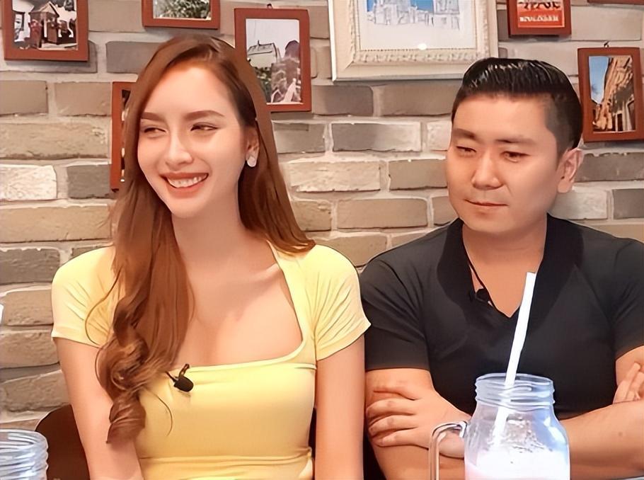 泰国有近60万的人妖,大部分的人妖,不是因为喜欢当人妖而变性,他们都