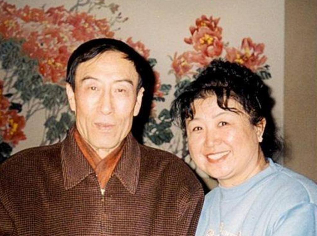 回顾梁音74岁丧偶女儿撮合他再婚89岁病逝遗孀坚持令人泪目