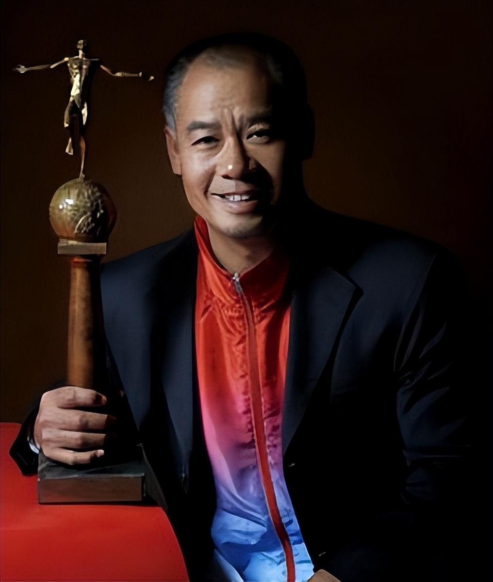 20世纪最杰出的运动员能有几位?中国李宁便是其中一位.