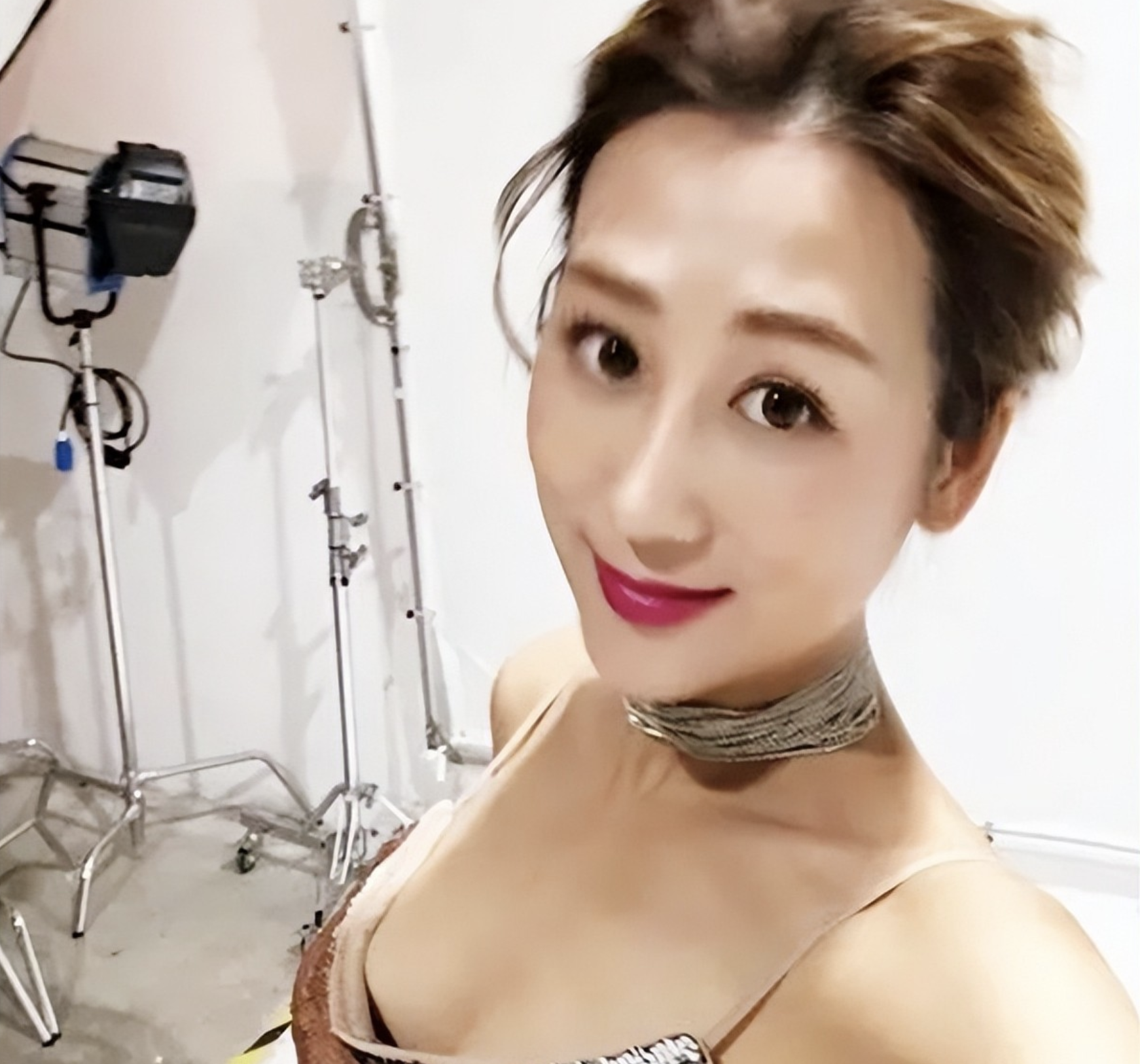 蒋丽莎5年4胎从来不坐月子如今38岁的她老过54岁的丈夫