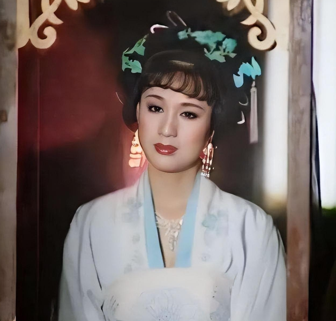 回顾李建群跟导演同居27年不结婚无儿无女无名分63岁遗憾离世