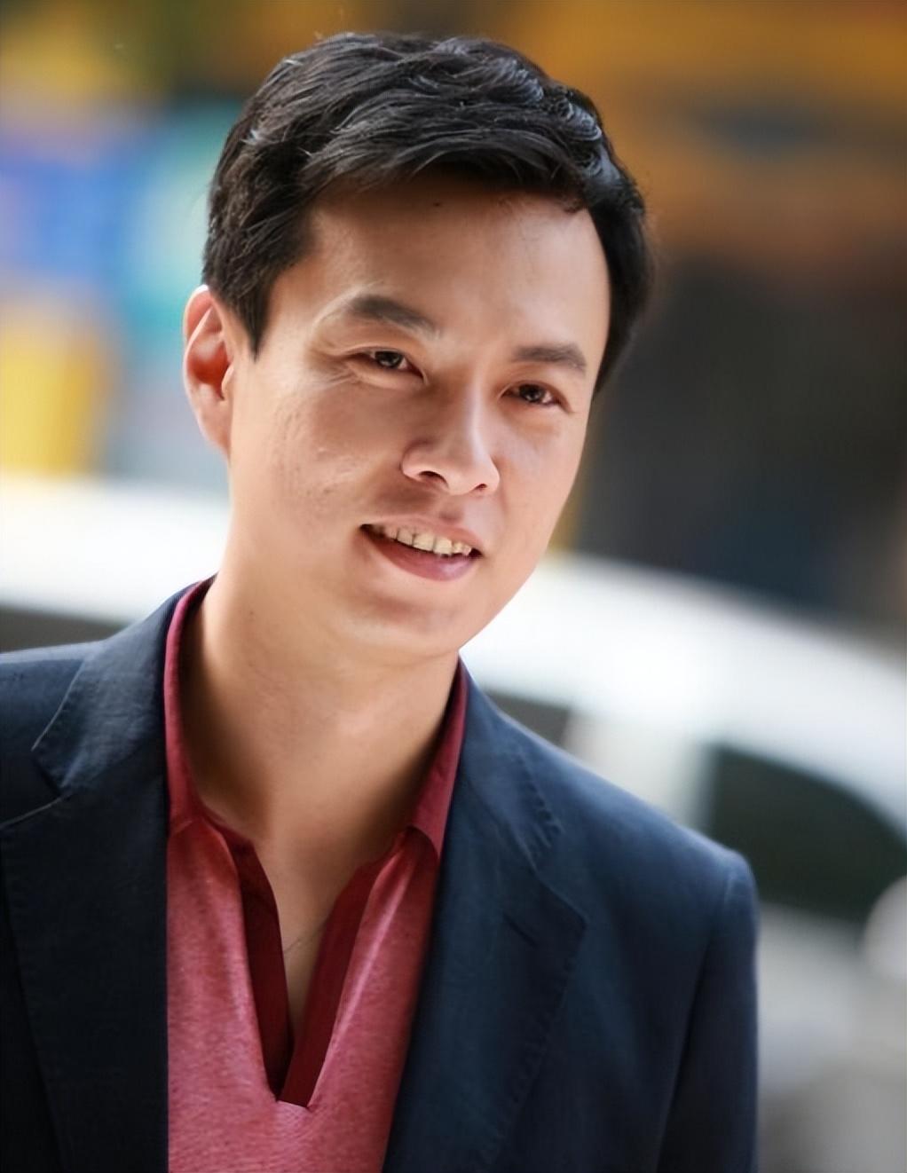 回顾朱铁娶普通女老师如今过得怎么样了