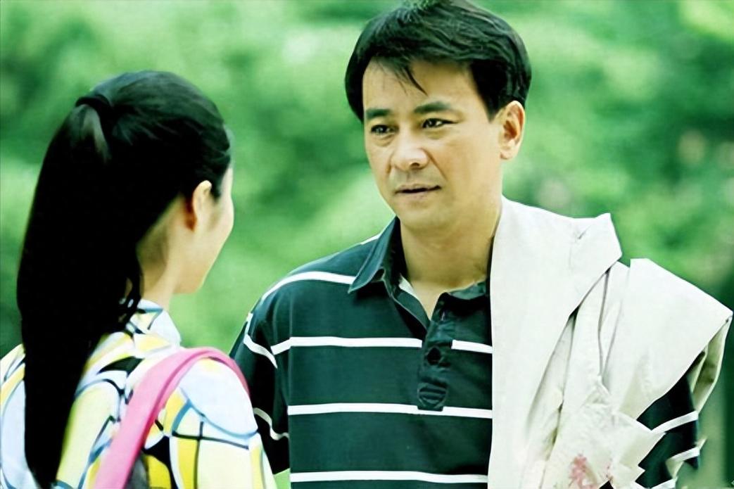 回顾演员罗钢娶小23岁郝蕾陪娇妻战胜遗传病48岁老来得子