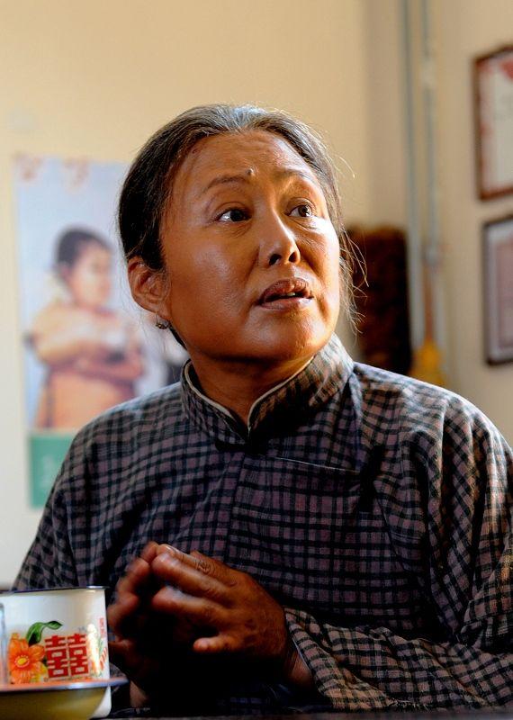 回顾斯琴高娃74岁垂垂老矣瑞士老公已去世现依旧在国内拍戏