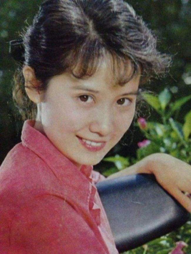 回顾英雄无悔播出25年6位主演境况大不同最美女配已离世