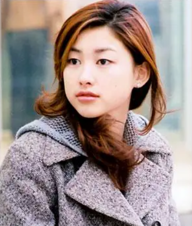回顾朱珠家世显赫连续10年入选世界百美为何最后嫁给圈外人