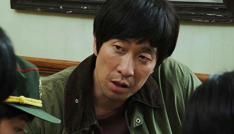 回顾:油头粉面别演警察了这些演员告诉你,什么才是真正的警魂?