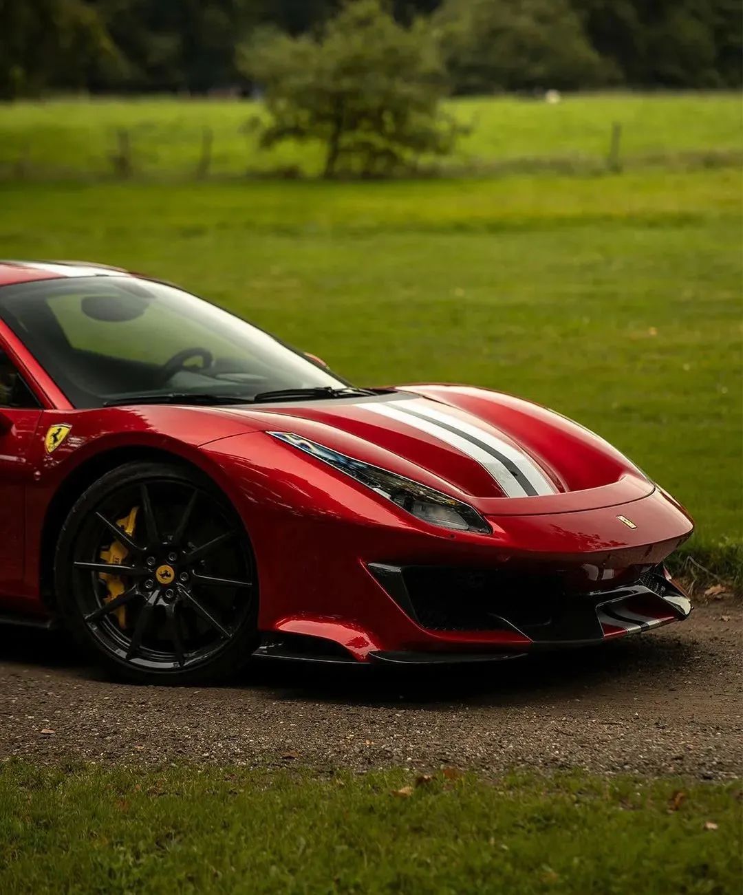 汽车壁纸丨世界超级跑车,法拉利488 pista,看图都血脉澎湃!