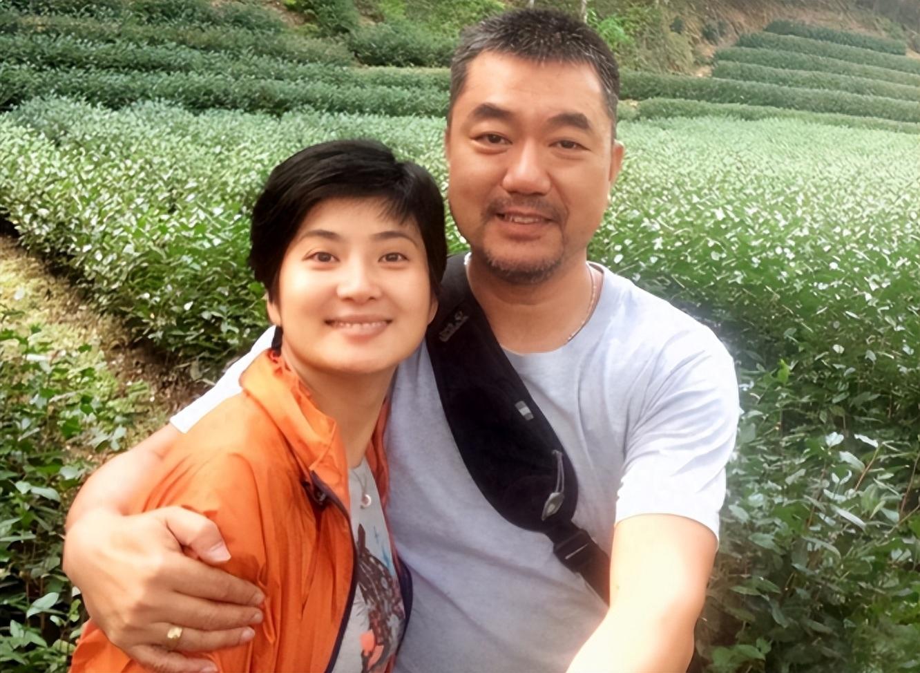 回顾演员董勇离婚后坚决不再婚却在45岁相亲娶小娇妻