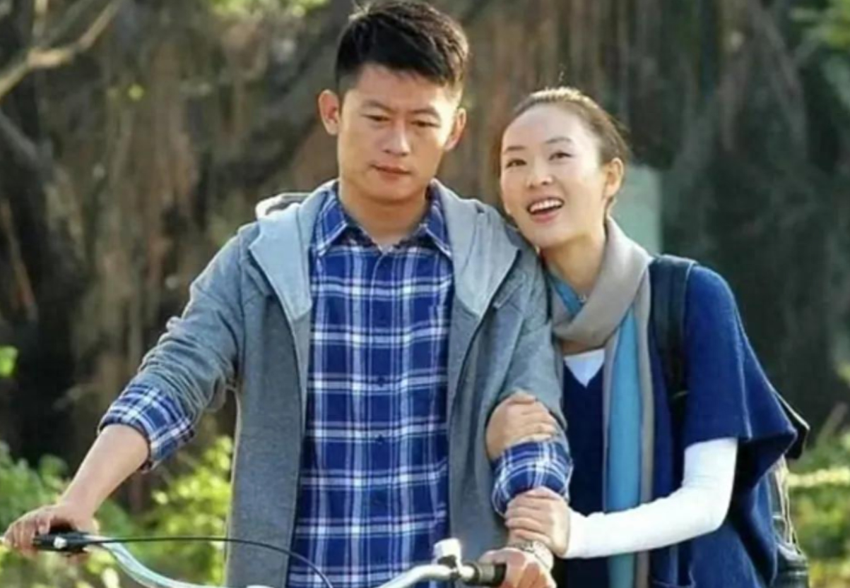 回顾李健19岁演戏42岁因狂飙走红娶了初中恋人成好男人