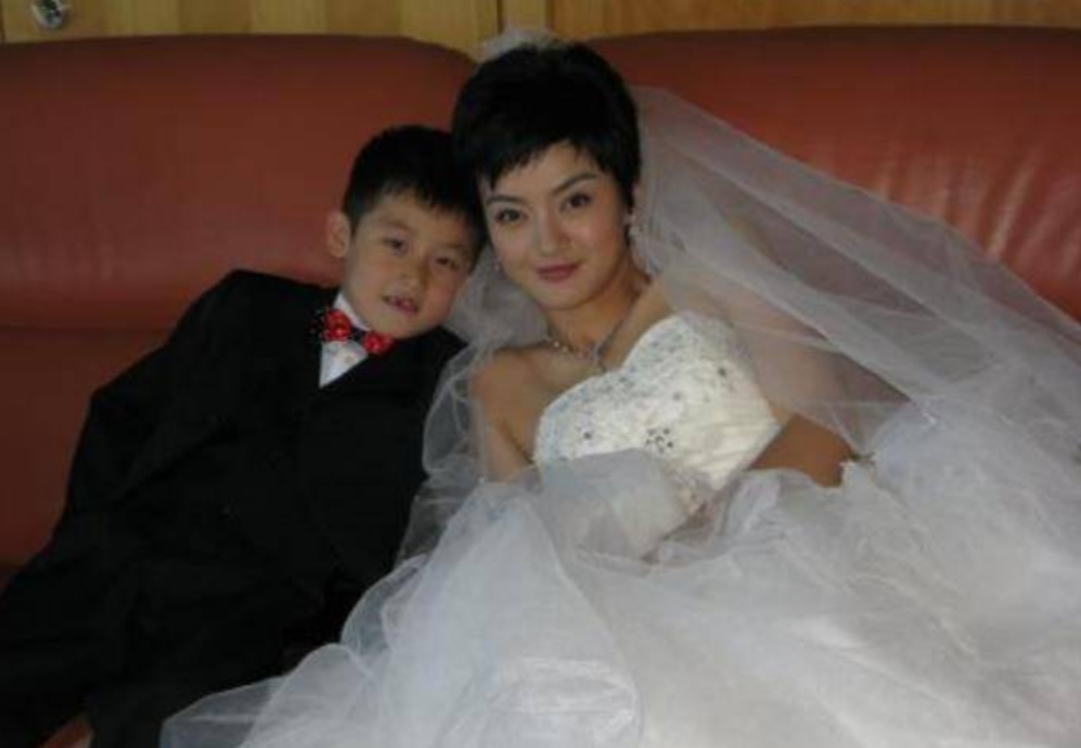 朱杰和胡歌是同学貌美如花从不炒作丈夫位列全球亿万富豪榜