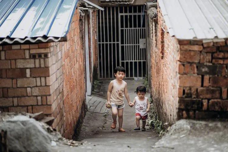 我曾对孙子与外孙同等对待70岁后我才明白两者终有差别