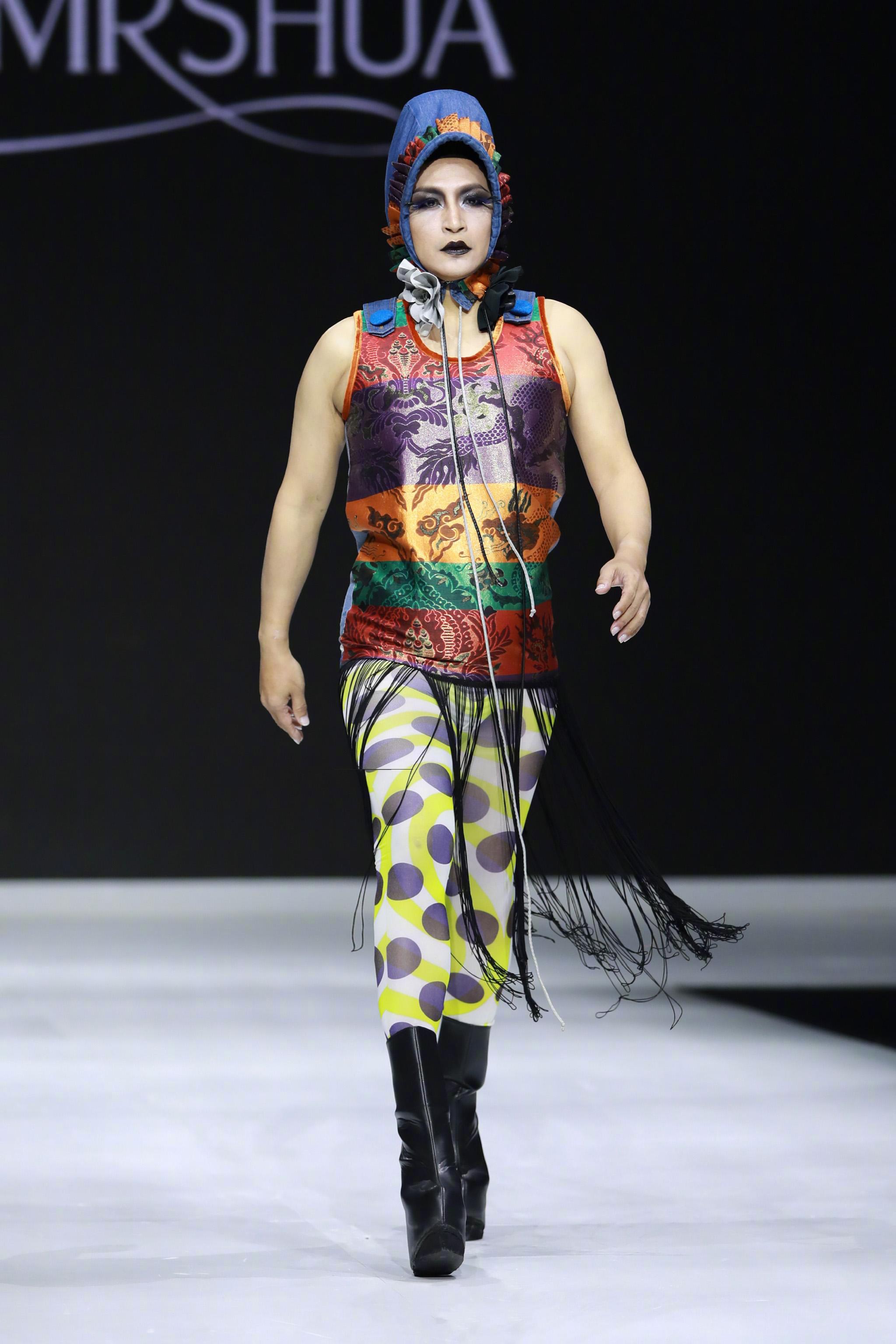 回顾陈志朋摆脱奇装异服的他细看51岁现状才知什么叫人生赢家